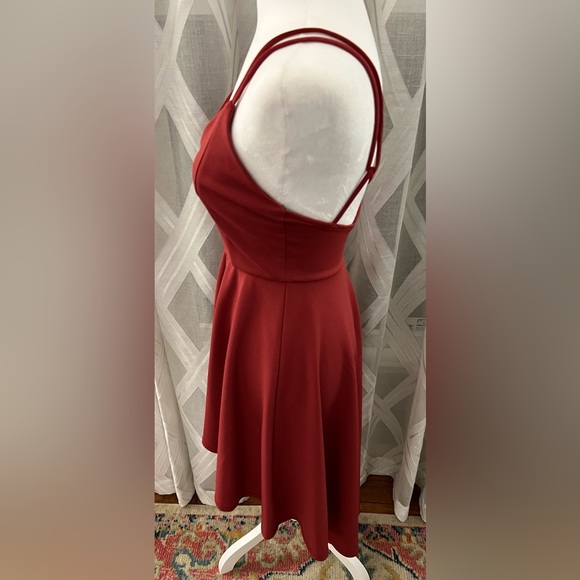 Burgundy Windsor Cocktail Dress - Picture 6 of 10